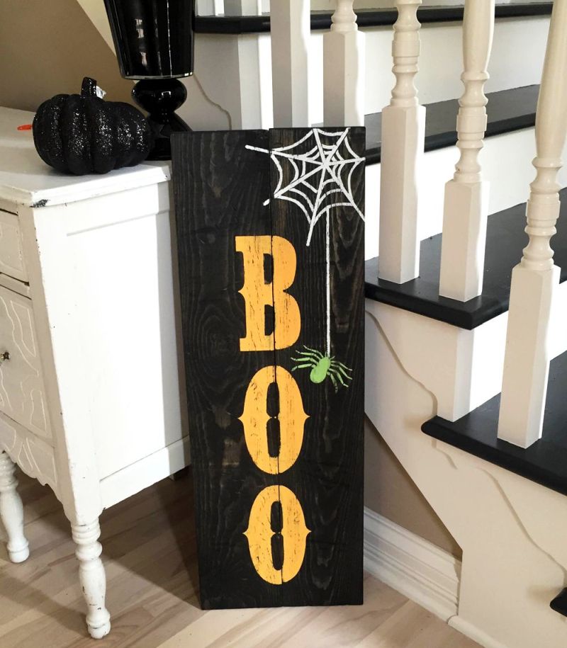 Pallet wood Halloween sign board