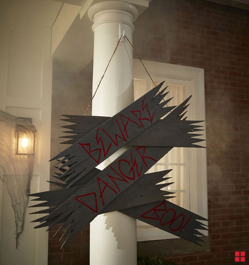 Pallet wood Halloween sign board