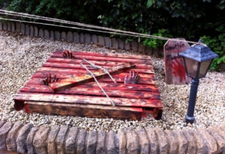 Pallet Zombie Pit for Halloween