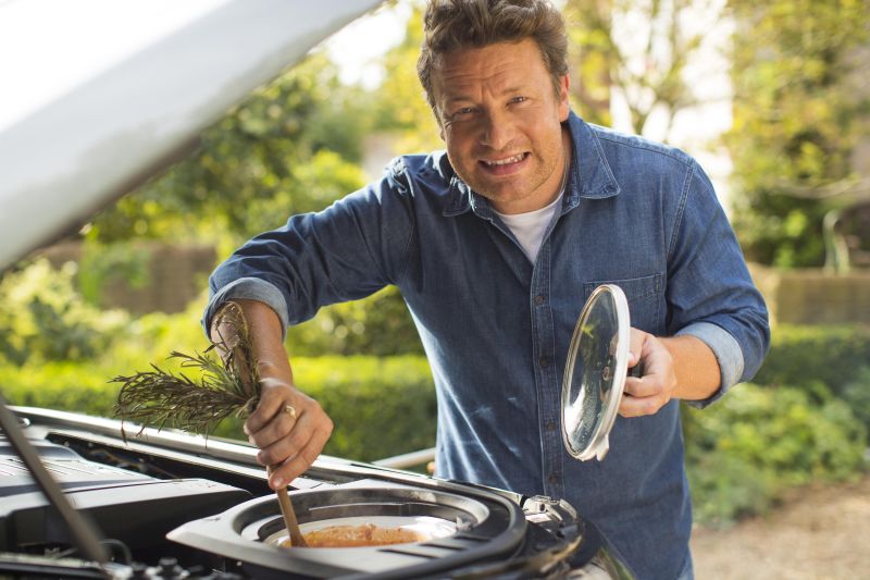 kitchen on wheels - Land Rover Discovery for Jamie Oliver