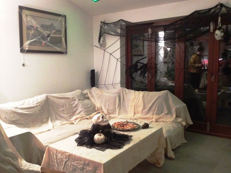 living-room-halloween decoration-21
