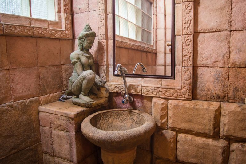 Bathroom decor tips