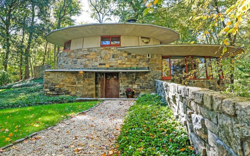 Frank Lloyd’s Usonian house with mushroom-shaped carport listed for $1.5M