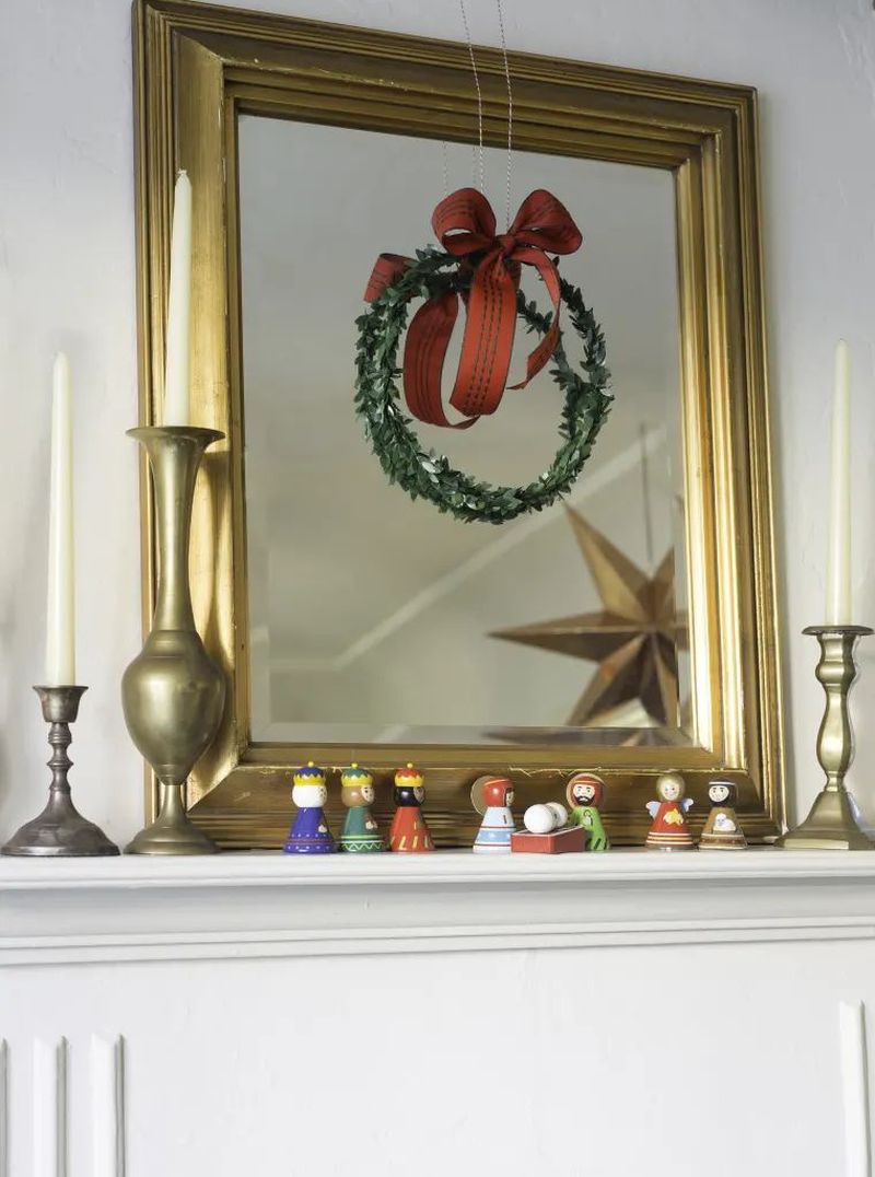 Ribbons, garlands, wreaths and other Christmas decorations