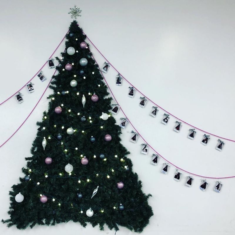 Ribbons, garlands, wreaths and other Christmas decorations