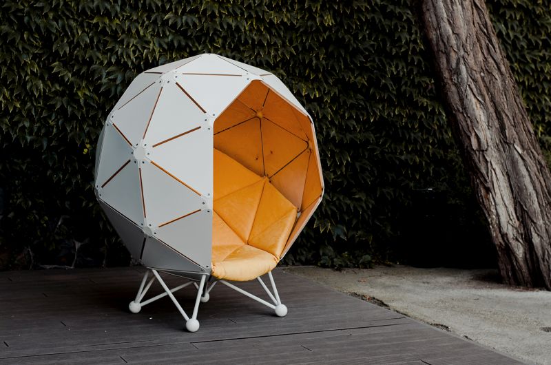 The Planet: One-person pod to escape from distracting sounds in open offices