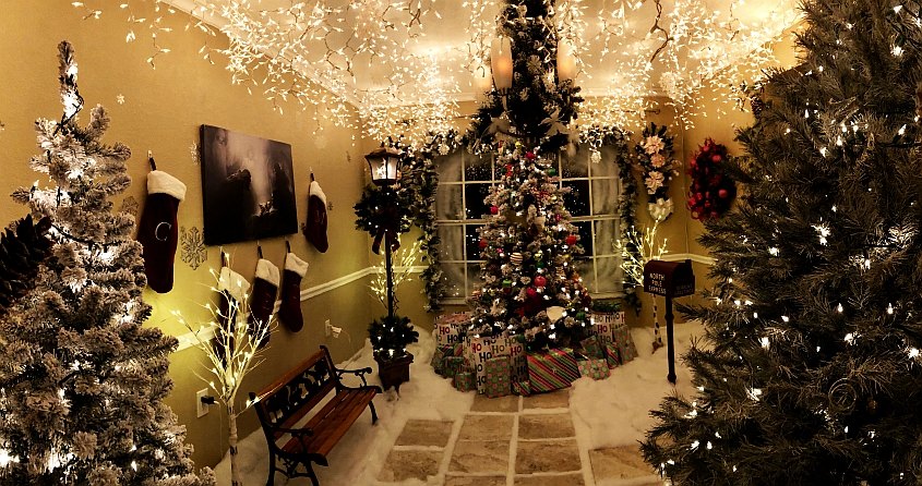 Chris Hanks' wonderful Christmas Room in his home