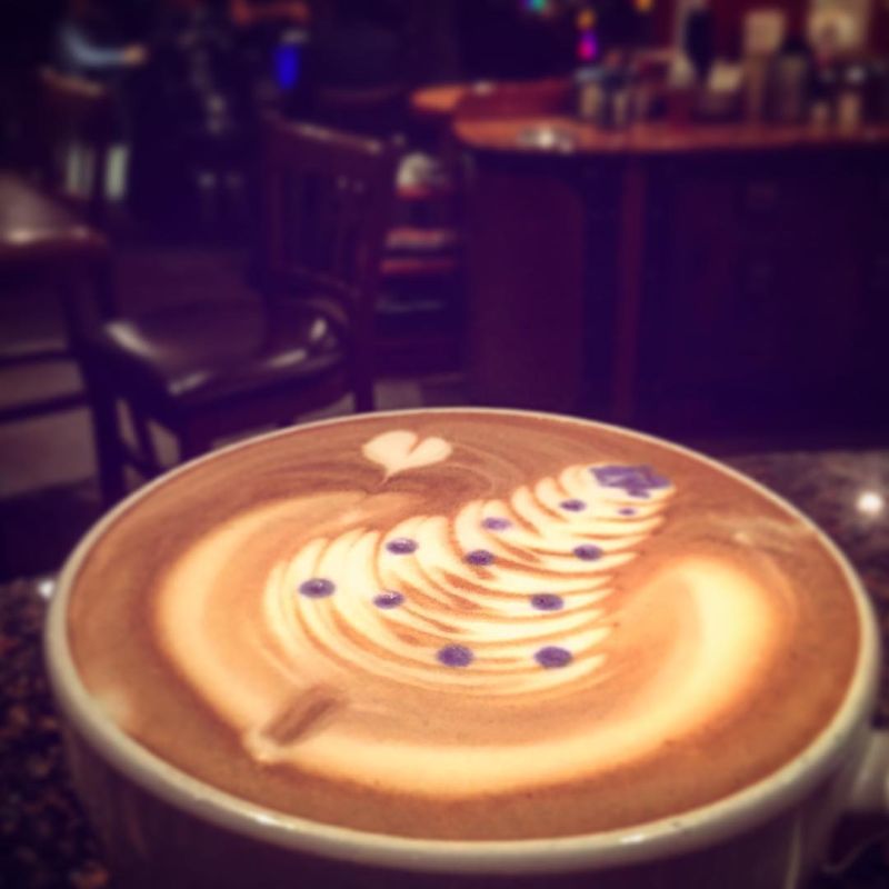 Christmas Tree Latte art - scrimey