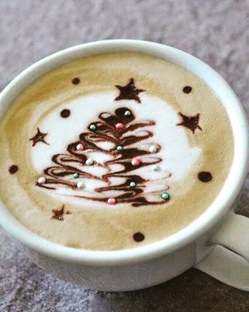 Christmas tree latte art - the perfect topping on your espresso for