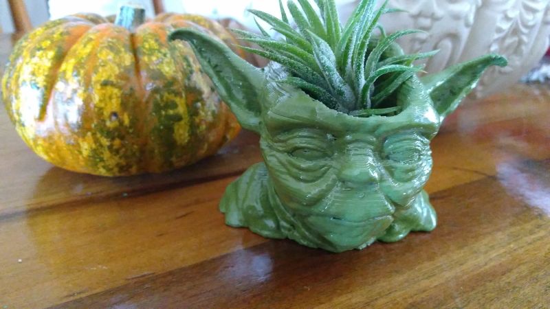 Star Wars Yoda 3D-printed succulent planter