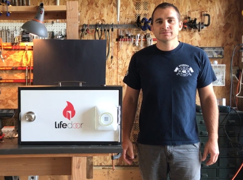 LifeDoor a fire safety device