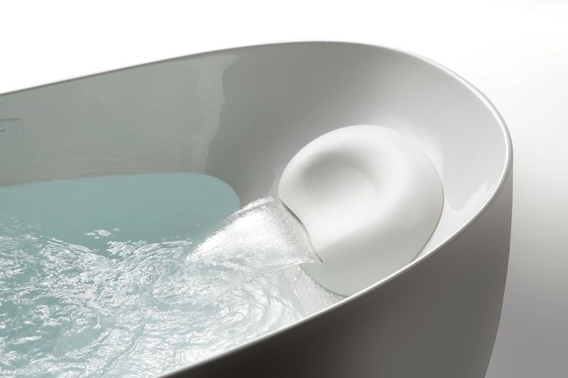 Toto Flotation bathtub at CES 2018