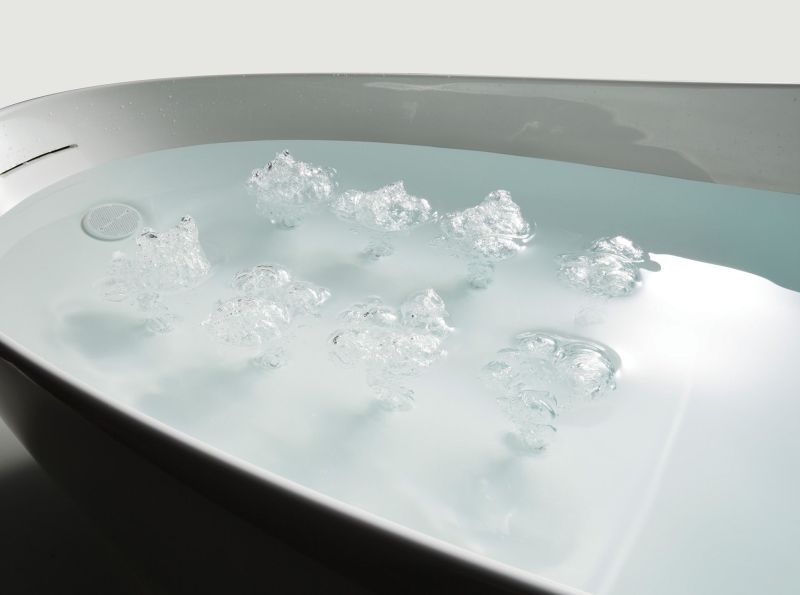 Toto Flotation bathtub at CES 2018