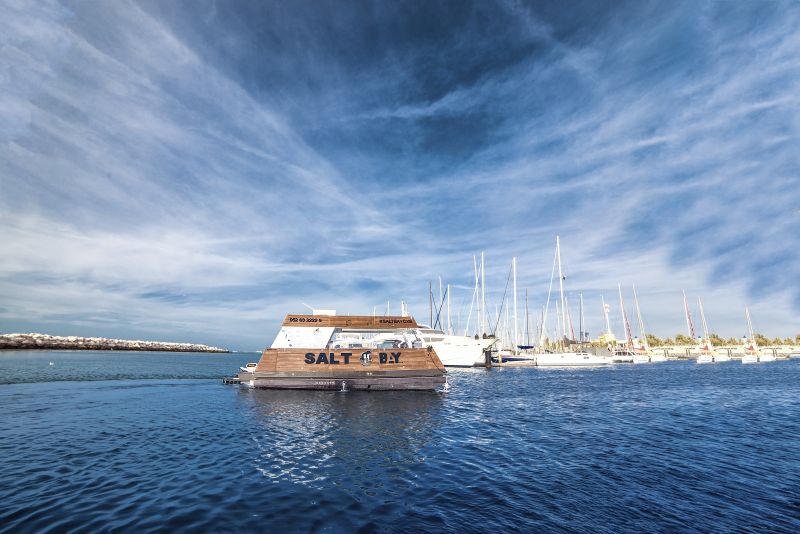 Aqua Pod: The World’s First Floating Food Cart Debuts in Dubai