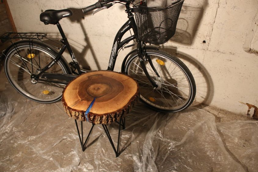 Round live edge coffee table by WoodCraftProject