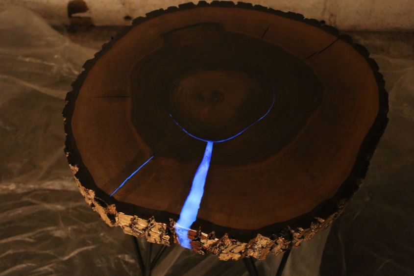 Round live edge coffee table by WoodCraftProject