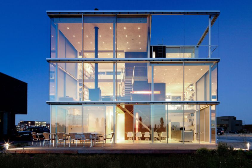 Glass house in Rieteiland, Amsterdam 