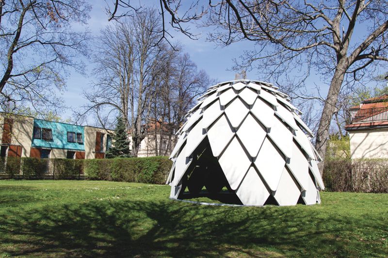 Pinecone-shaped movable gazebo from MMCITÉ1 and SAD