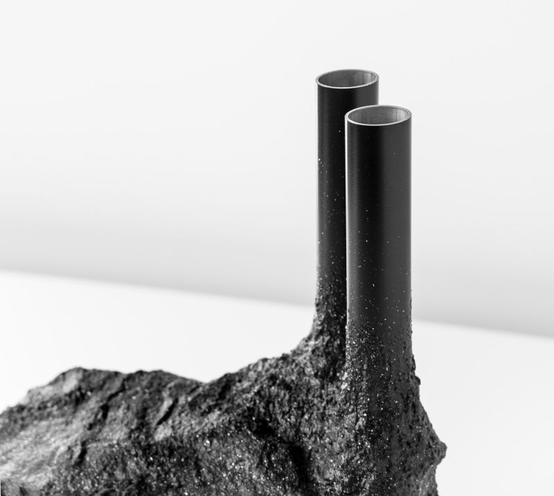 Fusion Vase від Ferreol Babin зображує природу, що поширюється на техногенний світ