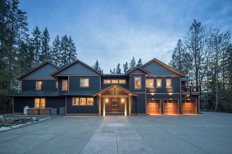 This Treehouse comes with a $1,900,000 Family Home in Courtney, BC
