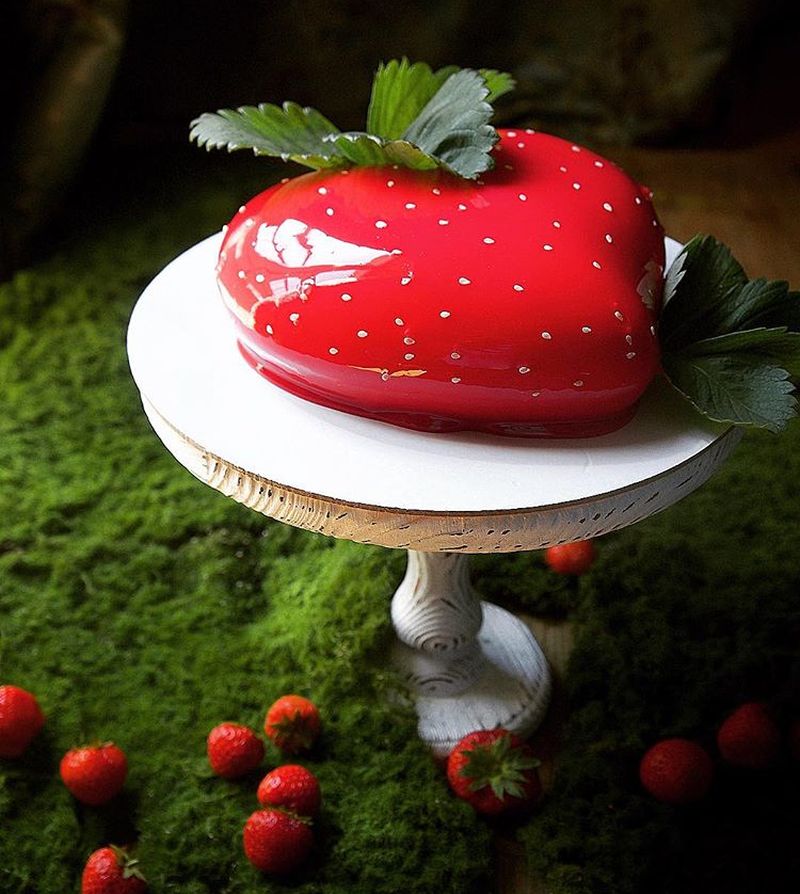 Beautifully-designed Cakes by Elena Gnut That’ll Give You Goosebumps