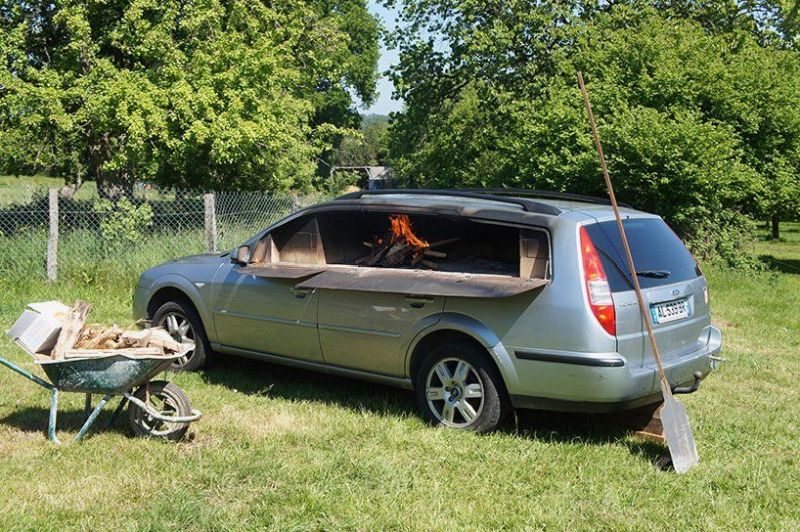 Benedetto Bufalino Turns Old Car into Wood-Fired Pizza Oven 