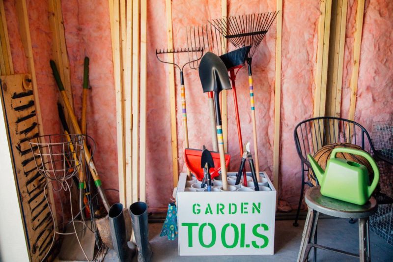 DIY Garden Tools Rack