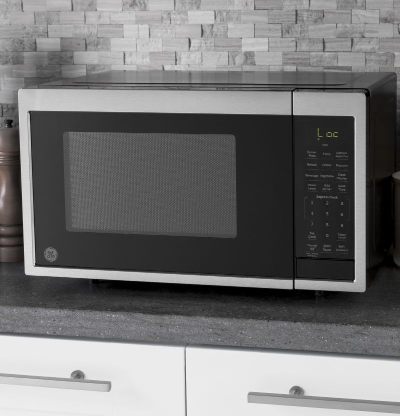 GE Smart Countertop Microwave Comes with Scan-to-Cook Technology
