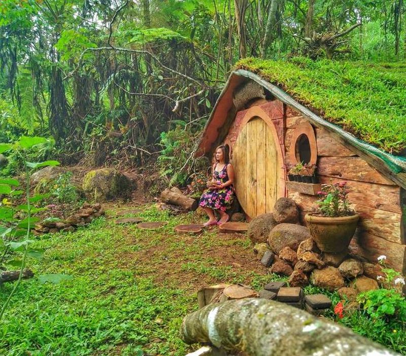 Life-Size Hobbit Houses in Philippines are Straight Out of Lord of The Rings