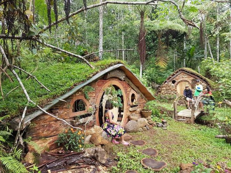 Life-Size Hobbit Houses in Philippines are Straight Out of Lord of The Rings