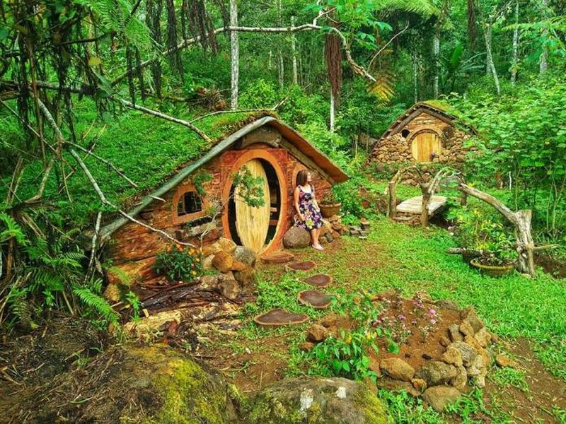 Life-Size Hobbit Houses in Philippines are Straight Out of Lord of The Rings