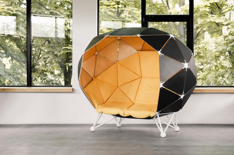 The Planet for Two by MZPA Offers Privacy and Comfort in Offices 