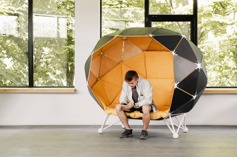 The Planet for Two by MZPA Offers Privacy and Comfort in Offices 