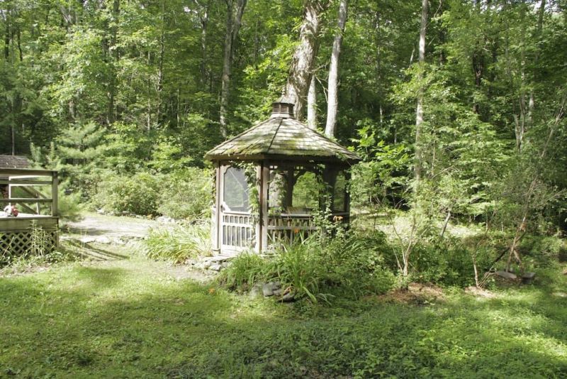 Rent This A-Frame Vacation Cabin in Catskills for $240/Night 