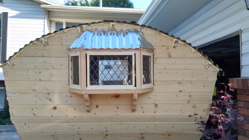 Woman Builds Gypsy Wagon on Her Own