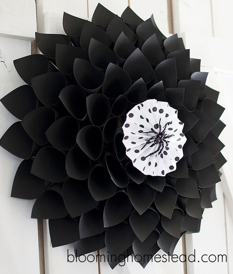DIY Paper Halloween Wreath
