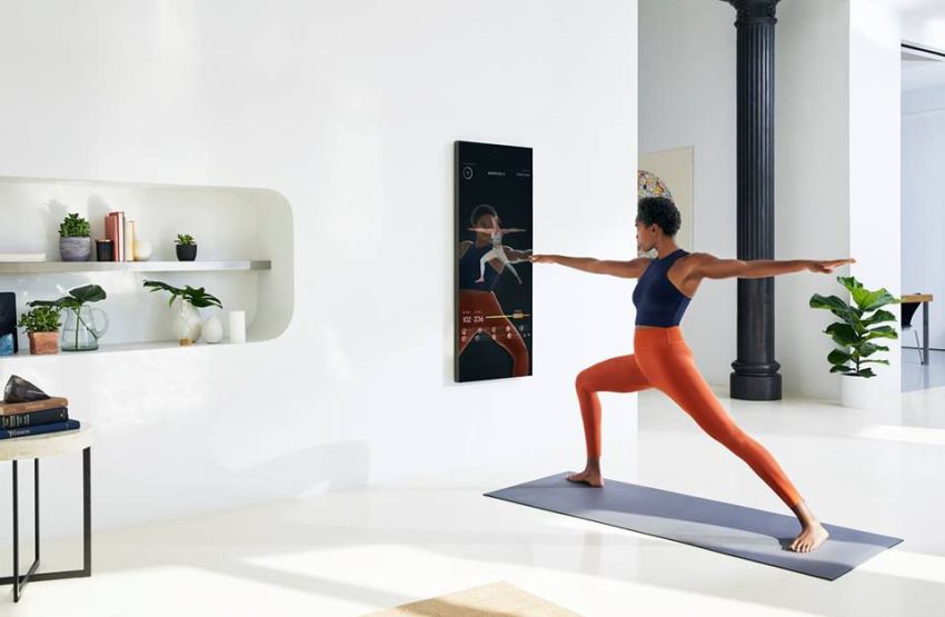 $1,500 smart mirror brings live fitness classes to your home