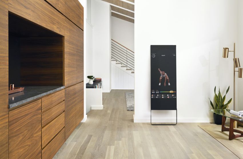 $1,500 smart mirror brings live fitness classes to your home