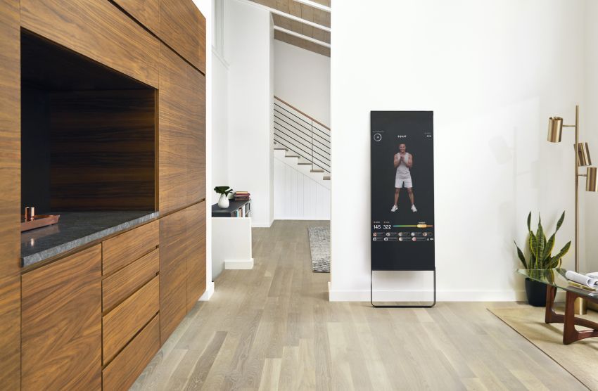 $1,500 smart mirror brings live fitness classes to your home