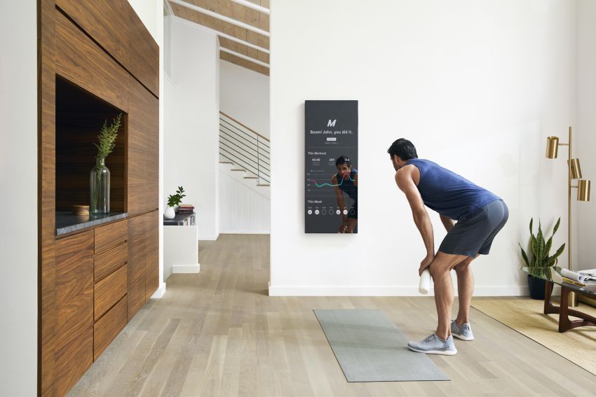 $1,500 smart mirror brings live fitness classes to your home