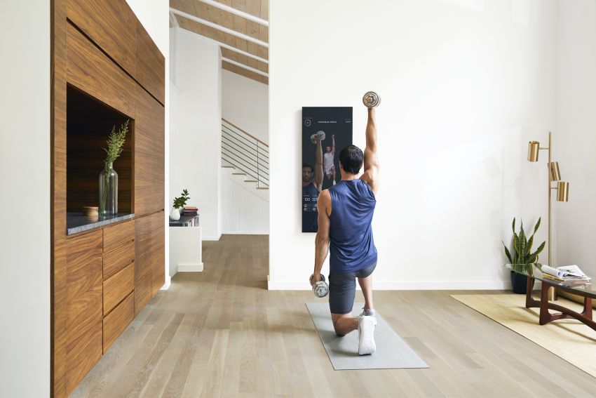 $1,500 smart mirror brings live fitness classes to your home