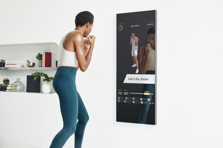 $1,500 smart mirror brings live fitness classes to your home