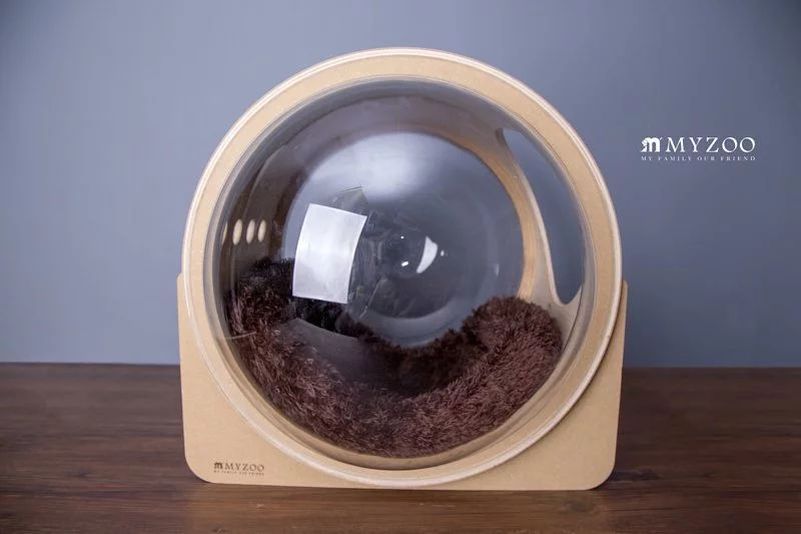 Myzoo Studio’s Spaceship-Inspired Cat Beds 