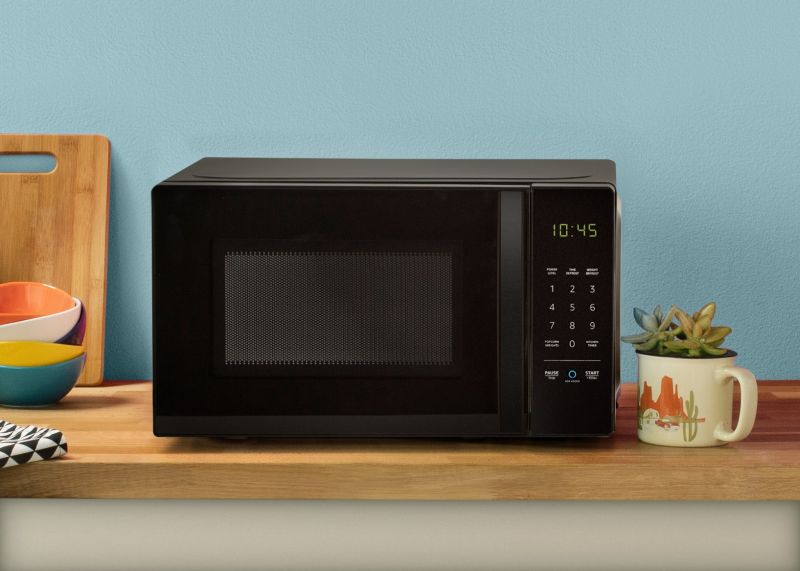 AmazonBasics microwave with Alexa