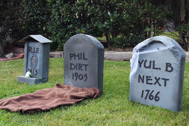 DIY Cardboard Tombstones