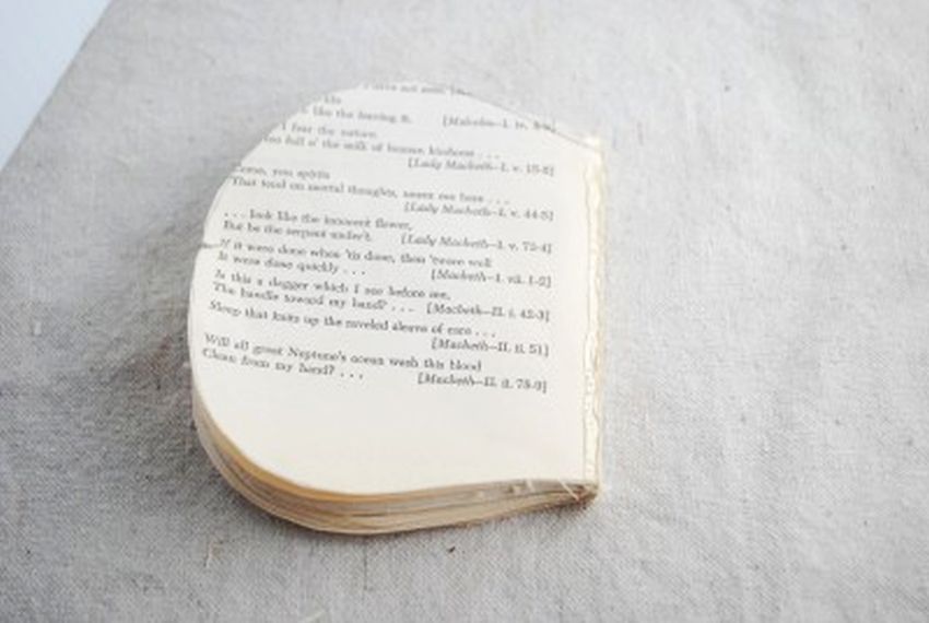 DIY-Book-Page-Pumpkin