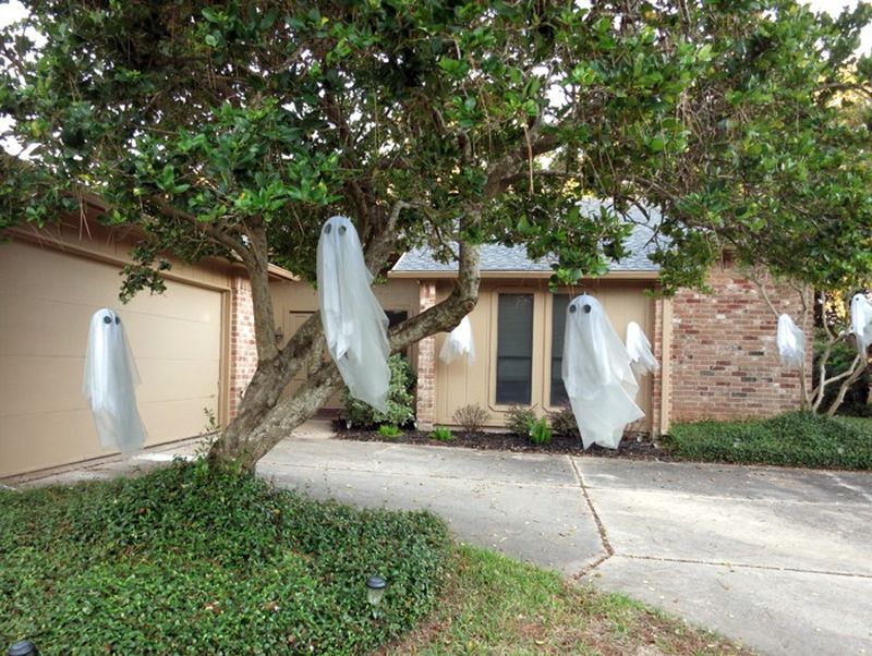 Hanging Halloween Ghosts