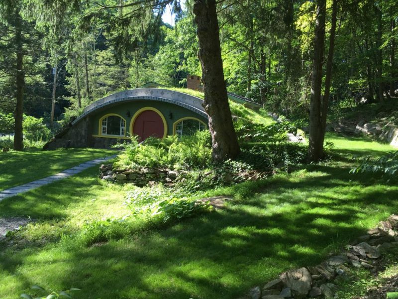 Man Builds Passive Hobbit House in New York 