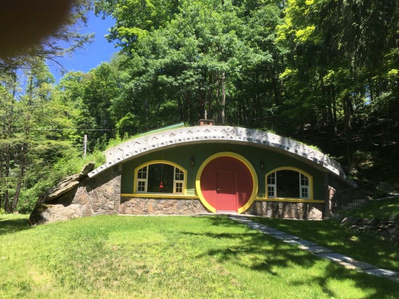 Man Builds Passive Hobbit House in New York 