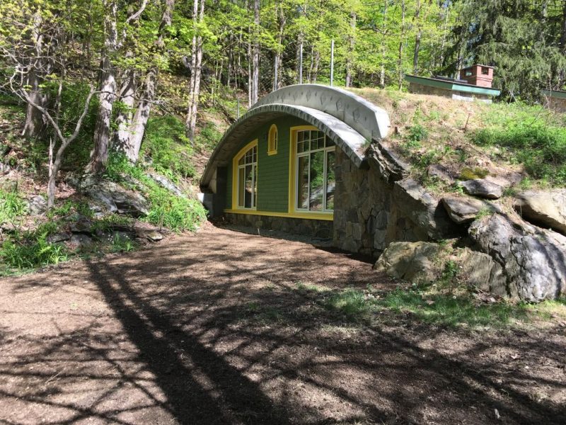 Man Builds Passive Hobbit House in New York 